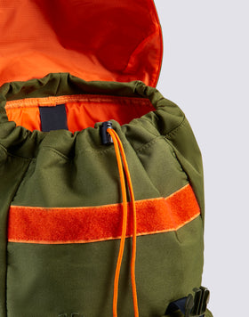 ZAINO MILITARY CON DETTAGLI A CONTRASTO