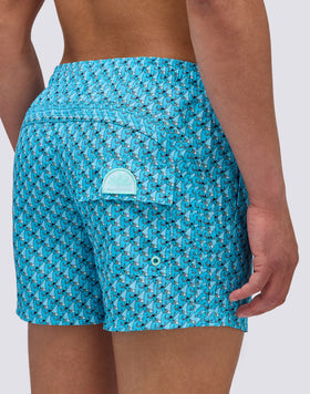 REPREVE® TRAJE DE BAÑO CORTO CON CINTURA ELÁSTICA Y GREETINGS FROM MEXICO ESTAMPADO