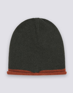 GORRO DE COLOR CONTRASTANTE