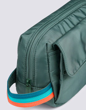 BEAUTY CASE WITH RAINBOW DETAILS