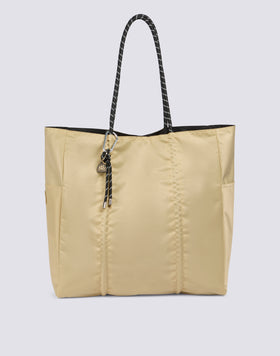 LARGE BAG WITH RUFFLES ON THE SIDES