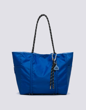 BOLSO MEDIANO CON VOLANTES EN LOS LADOS