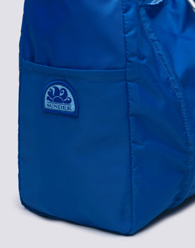 BOLSO MEDIANO CON VOLANTES EN LOS LADOS
