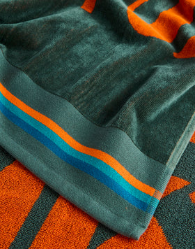 NEW CLASSIC - TOALLA DE PLAYA JACQUARD CON LOGOTIPO