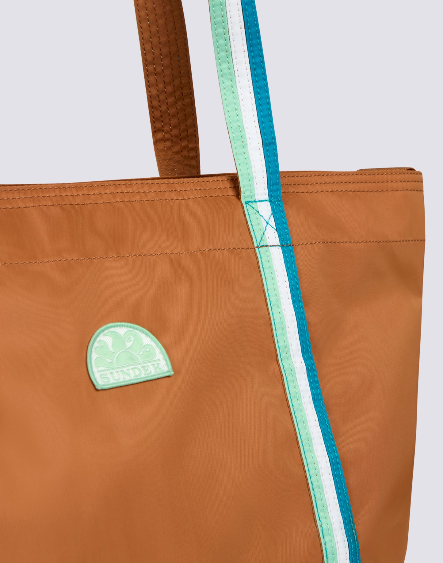 BON - BOLSO DE PLAYA CON DETALLES ARCO IRIS