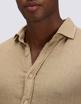 CAMISA DE LINO TEÑIDA EN PIEZA PARA HOMBRE
