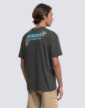 MEN'S CREW NECK T-SHIRT WITH SUNDEK CALIFORNIA 1958 PRINT AND EMBROIDERY