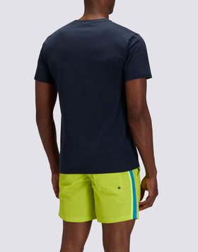 CAMISETA DE CUELLO REDONDO PARA HOMBRE CON ESTAMPADO DEL LOGOTIPO VERTICAL