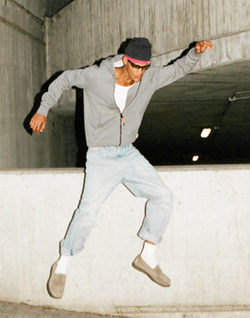 SUDADERA DE HOMBRE CON CAPUCHA Y CREMALLERA CENTRAL