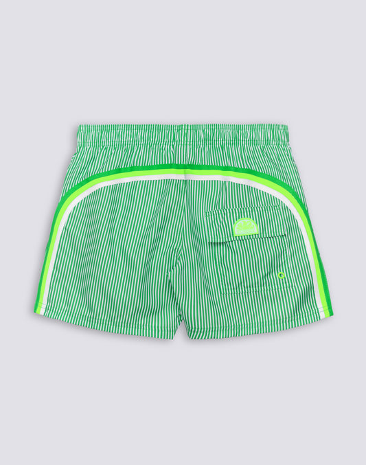 BAÑADOR CORTO DE CINTURA ELÁSTICA DE POLIÉSTER RECICLADO REPREVE® CON ESTAMPADO DE RAYAS JUICY Y BORDADO DE FRUTAS