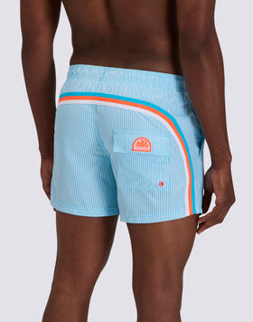 COSTUME DA BAGNO UOMO CORTO VITA ELASTICATA POLIESTERE RICICLATO REPREVE® CON STAMPA A RIGHE JUICY STRIPES CON RICAMO FRUTTA