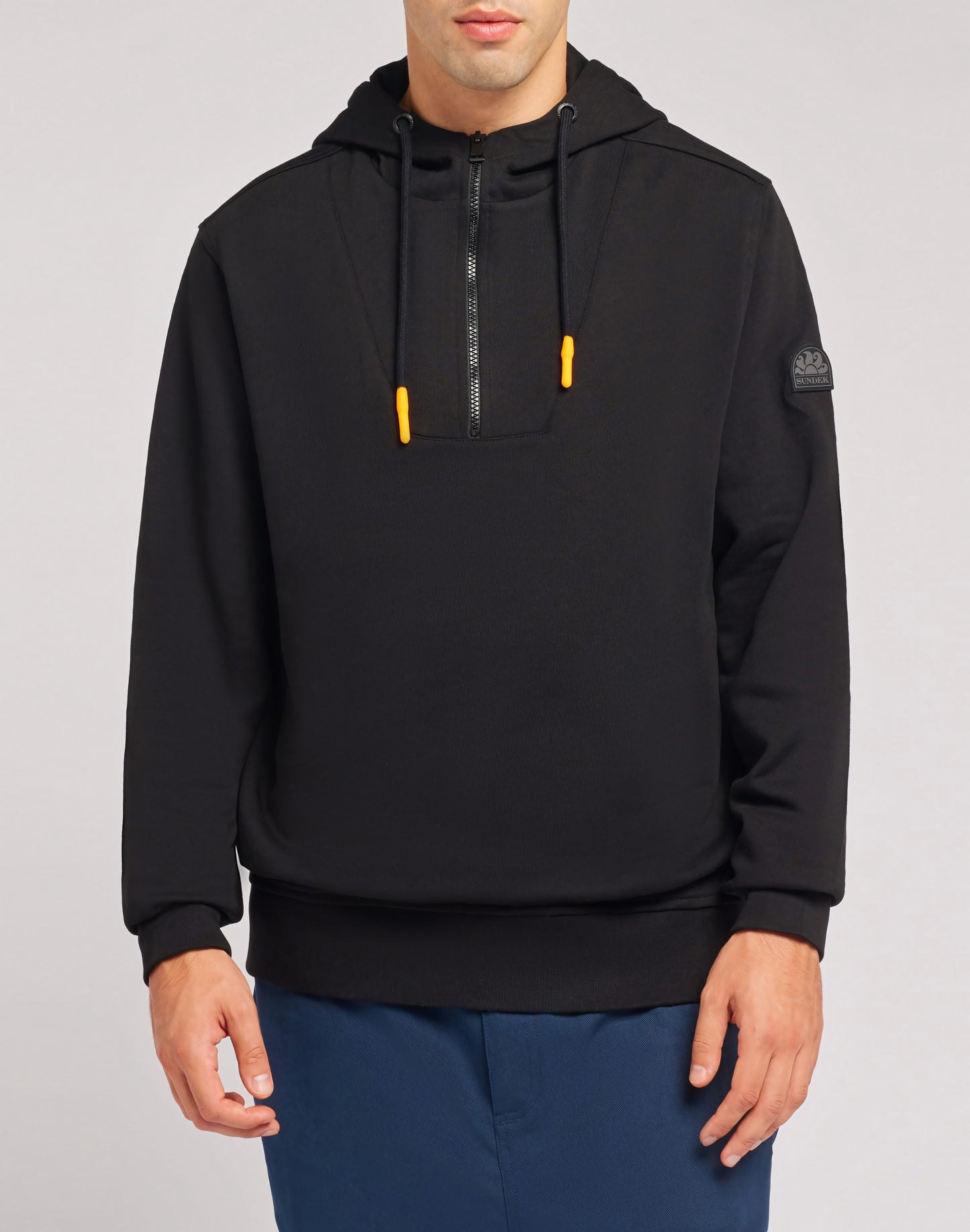 SUDADERA CON CAPUCHA Y CREMALLERA 3/4