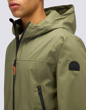 GIUBBOTTO CORTO DA UOMO CON CAPPUCCIO IN TESSUTO ACCOPPIATO