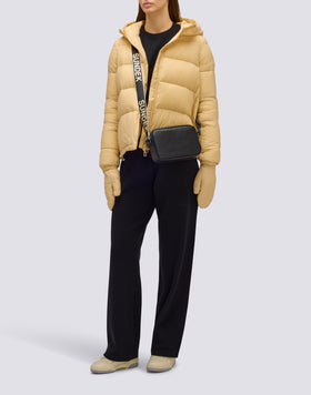 CHAQUETA CORTA ACOLCHADA CON CAPUCHA PARA MUJER