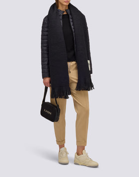 PLUMÍN DE MUJER CON CUELLO ALTO