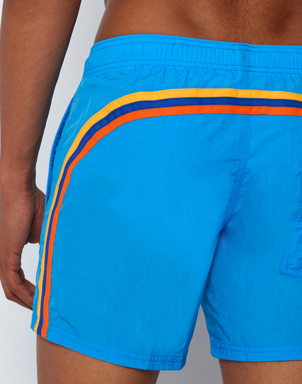 SHORT SWIM SHORTS WITH AN ELASTICATED WAISTBAND