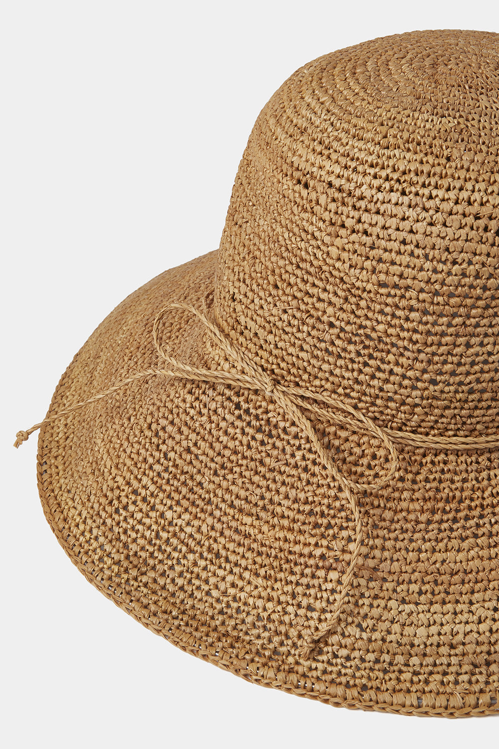 WIDE-BRIMMED RAFFIA HAT